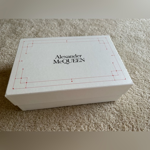 Alexander McQueen oversized sneakers women’s 38 - Picture 9 of 9